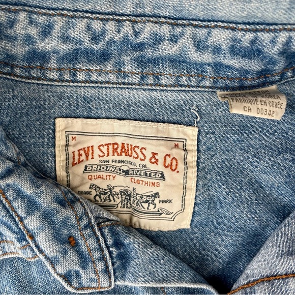 Levi's Light Blue Denim shirt - Picture 2 of 3